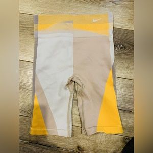 Nike Pro Icon Clash Seamless 8” Bike Shorts